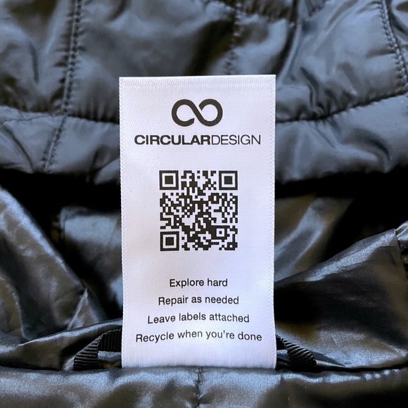 The North Face Women’s Circaloft 1/4 Zip Pullover Black Jacket - Picture 10 of 11